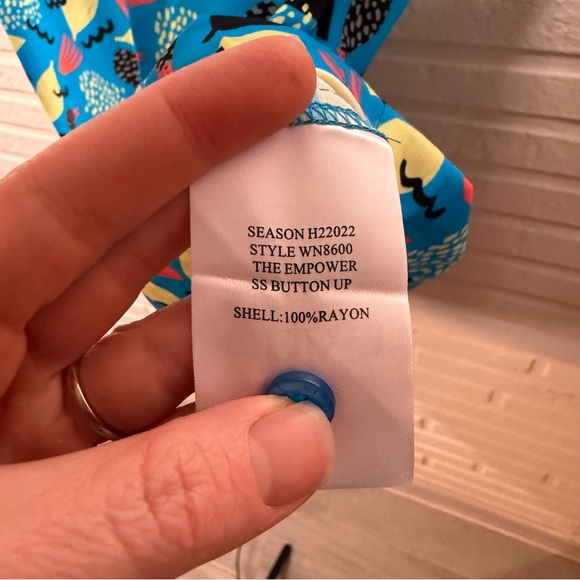 Wildfang Tropical Punch 90s THE EMPOWER BUTTON UP , Women’s Size Medium - Picture 8 of 9